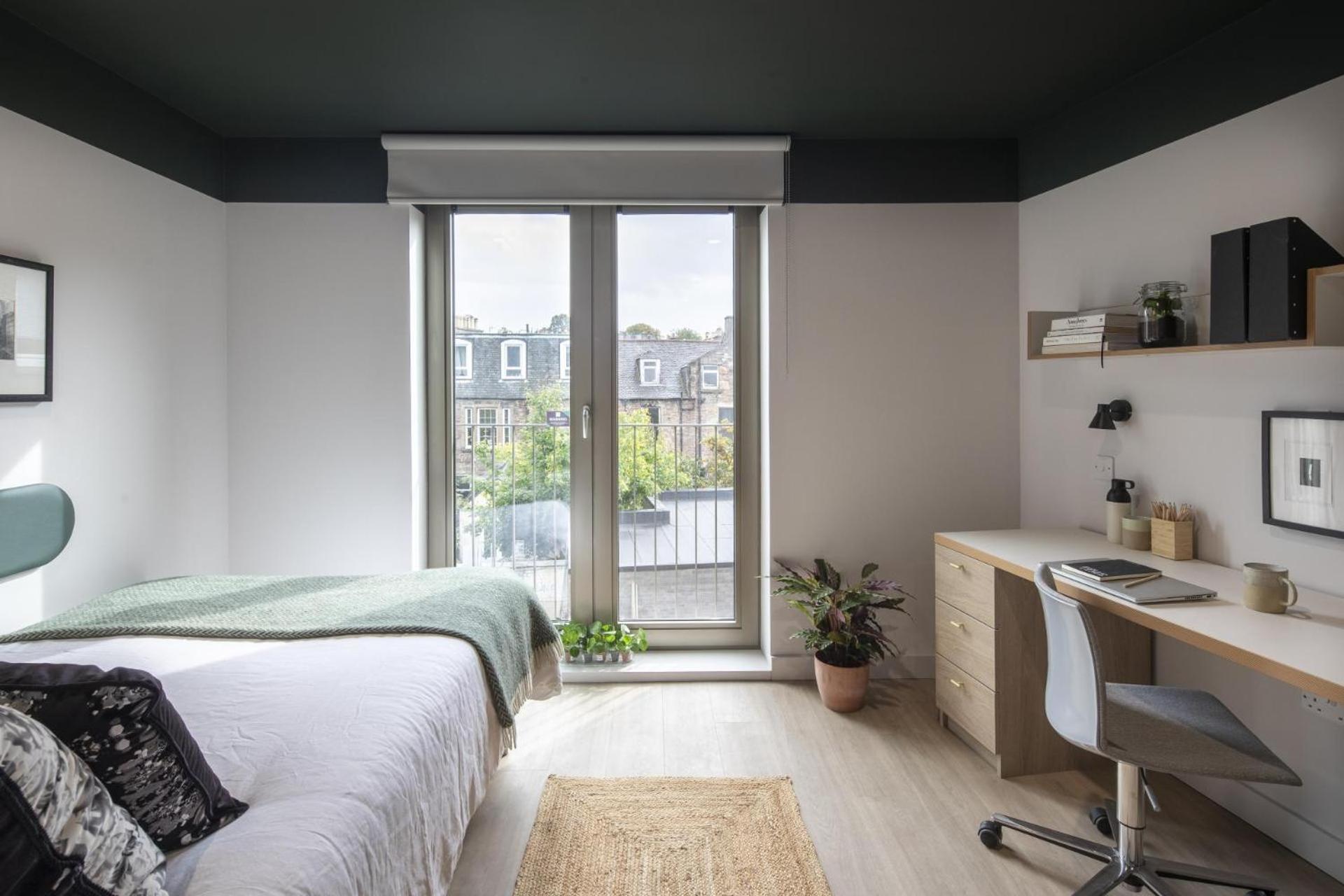 Modern With Kitchen & Ensuite In *