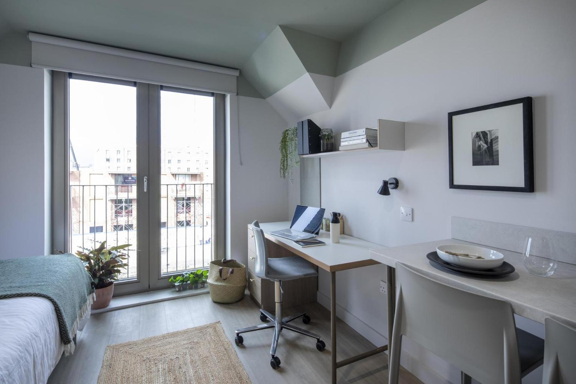 Appartement Modern With Kitchen & Ensuite In *